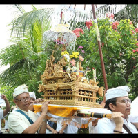 Ritual Melasti Sebelum Nyepi di Pura Segara