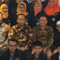 Plt Ka.Kanwil H. Sadirin Lepas 31 Santri Kontingen DKI Jakarta Pada Perhelatan Pentas PAI  2017 Di Banda Aceh
