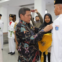 Kepala KanKemenag Kota Jakarta Barat Kukuhkan 27 Anggota Paskibraka MA 