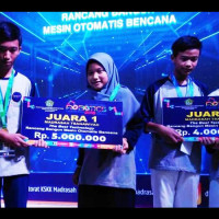 MTs Jakarta Pusat Juara 1 Kategori The Best Technology Kompetesi Robotic 2018