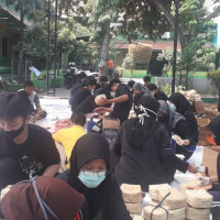 Kurangi Sampah Plastik, MAN 2 Jakarta Gunakan Besek Ramah Lingkungan 