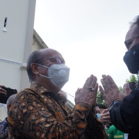 Kunjungi Gereja Katedral Makassar, Menag Yaqut: Kita Lawan Teror