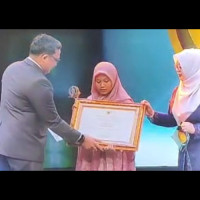 Siswi MAN 4 Jakarta Raih Penghargaan Tokoh Anak Inspiratif dari KPAI