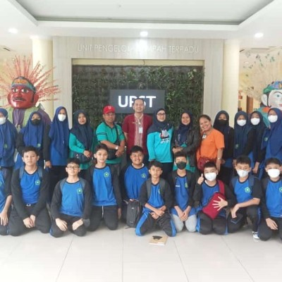 Kunjungan Siswa, Siswi, dan Guru MTs Negeri 31 Jakarta Timur ke UPST Unit Pengelola Sampah Terpadu Bantargebang