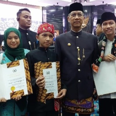 Naila Siswi Madrasah Raih Penghargaan dari DPRD Provinsi DKI Jakarta