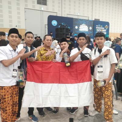 MAN 5 Jakarta Juara Dunia Robotik 2024