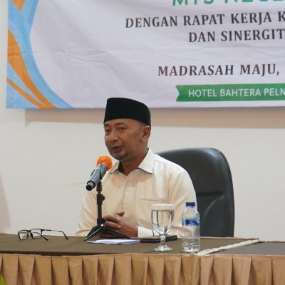 KaKanwil Ajak Civitas MTsN 38 Jakarta Tingkatkan Tata Kelola Madrasah dan Sinergitas Pelayanan Prima