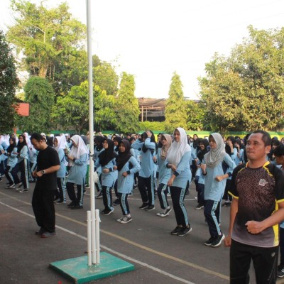 Melatih kesadaran dan peduli terhadap sesama lewat Jum’at berkah dan Jum'at sehat