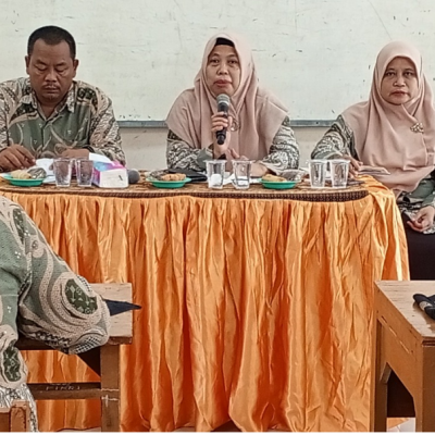 Rapat Dinas Bulan Oktober Madrasah Tsanawiyah Negeri 26 Kepulauan Seribu