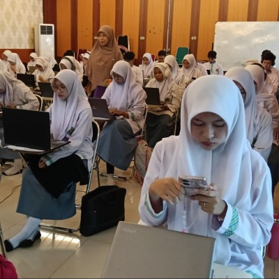 Mengukur Tingkat Kemahiran Berbahasa Indonesia Siswa MAN 14 Jakarta dalam UKBI