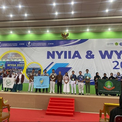 SISWA MTSN 13 JAKARTA RAIH PRESTASI GEMILANG DALAM AJANG LOMBA RISET NYIIA DAN WYIIA