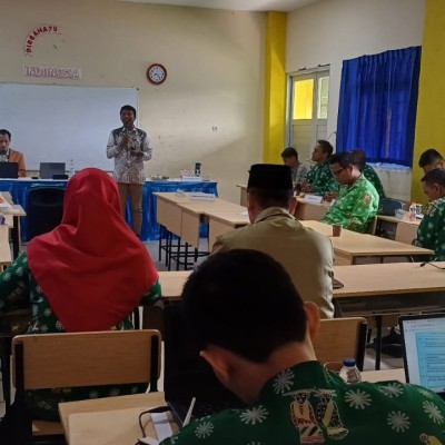 Pelatihan Pembelajaran Berbasis HOTS di MTs Negeri 29 Jakarta Timur: Meningkatkan Kreativitas dan Prestasi Siswa