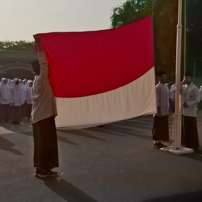 Peringati Hari Santri Nasional 2024: MAN 5 Jakarta Utara Gelar Upacara Bendera & Baca Sholawat Nariyah 4444 Kali