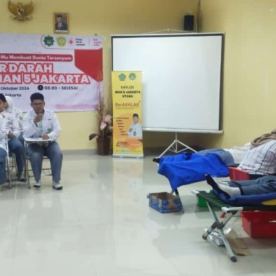 Donor Darah di MAN 5 Jakarta Utara Membuat Dunia Tersenyum