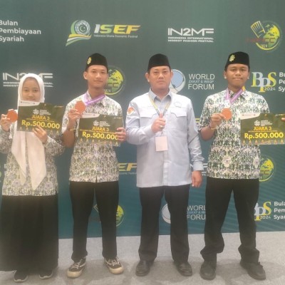 Siswa Berprestasi: Empat Siswa MAN 5 Jakarta Utara Raih Juara di Jakarta Madrasah Competition (JMC) 2024