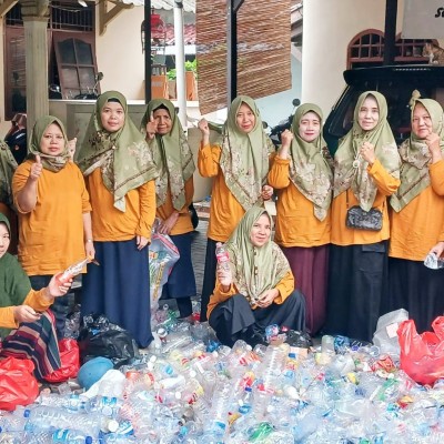 Peduli Lingkungan, Majelis Ta'lim As-sholihin Masifkan Program Pilah Sampah Dan Minyak Jelantah