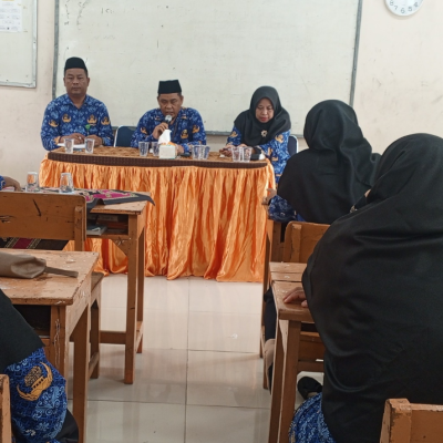 Kepala Seksi Pendidikan Islam Kantor Kementerian Agama Kepulauan Seribu adakan Pembinaan Pegawai di MTsN 26 Kepulauan Seribu