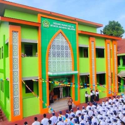 Lomba Paskibra Tingkat Kota Di MTsN 19 Jakarta Selatan Berlangsung Lancar