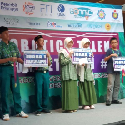 Tim Robotik MTsN 41 Al Azhar Asy Syarif Jakarta Raih Juara 2 di Kategori Robo Mind Line Follower