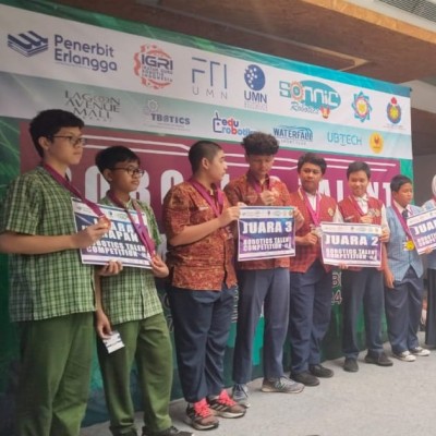 Prestasi Membanggakan MTsN 41 Al Azhar Asy Syarif Jakarta: Harapan 1 Kategori War Robo di Robotics Talent Competition 4