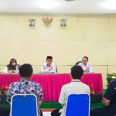 Rapat Koordinasi, Mursidih Ingatkan OB Dan Security Utamakan Etika Dan Norma Dalam Bekerja