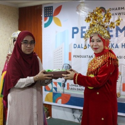 Juara III DWP Kemenag Kepulauan Seribu, Dalam Lomba Fashion Show Baju Adat