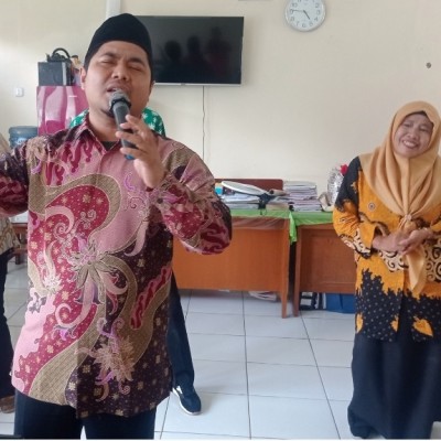 Guru MIN 17 Kepulauan Seribu Siap Tampil di Lomba Bintang Vocalis HAB Ke-79