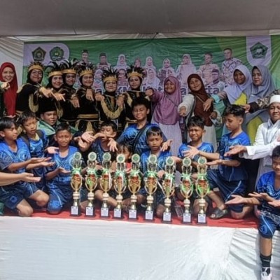 MIN 2 Jakarta Pusat Raih Juara Umum Porsema KKMI Jakarta Pusat