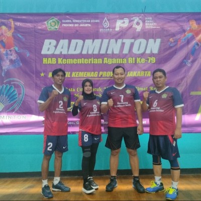 ASN Kemenag Kepulauan Seribu Ikut Partisipasi Lomba Badminton Peringatan HAB Kemenag