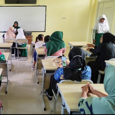 MIN 17 Kepulauan Seribu Gelar Pembagian Rapor Semester Ganjil Tahun 2024