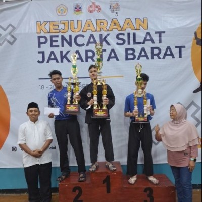 Ekskul Pencak Silat MAN 22 Jakarta Raih Juara Umum di Lomba Tingkat Pelajar MA/SMA se-Jakarta Barat