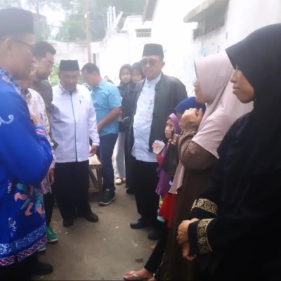 Sampaikan Bela Sungkawa, Kakanwil Adib Berta'ziah Di Rumah Duka Kamad MAN 5