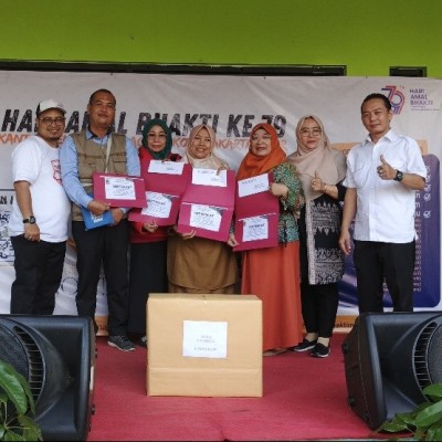 Guru MTsN 42 Jakarta Timur Raih Juara 1 Lomba Baca Puisi HAB Kemenag ke- 79