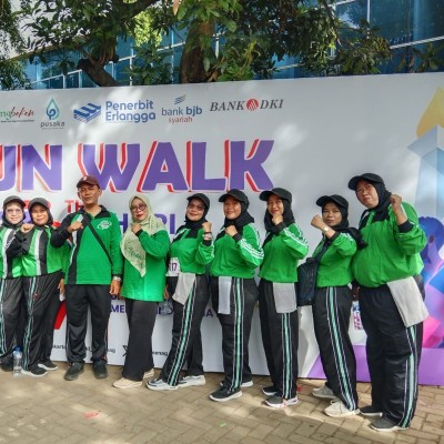 Kontingen MIN 17 Kepulauan Seribu Ramaikan Fun Walk HAB Kemenag RI ke-79