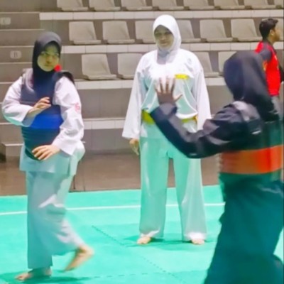 Juara 3 Kejuaraan Pencak Silat KONI Pusat, Neng Sarah Maulida Harumkan MIN 20 Jakarta 