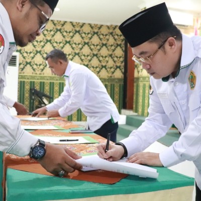 Tandatangani Perkin, Zulkarnain Tegaskan Pelaksanaan Anggaran Harus Transparan dan Akuntabel