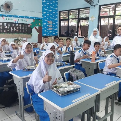 Makan Bergizi Gratis di MTsN 14, Zulkarnain Harap Dapat Tingkatkan Konsentrasi Belajar Anak