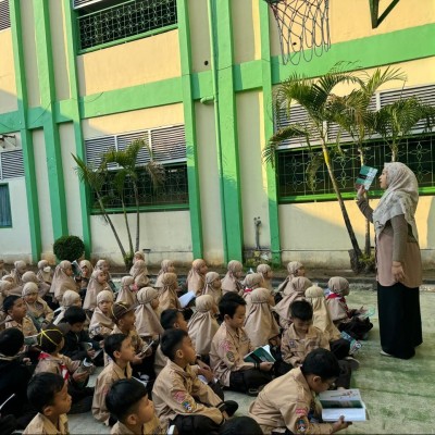 Pembiasaan Tobur Bahasa Asing, Diharapkan Peserta Didik Berkomunikasi dengan Bahasa Arab atau Inggris