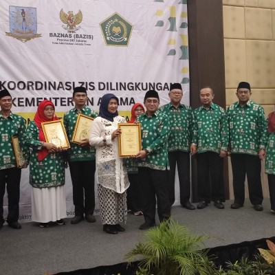 MIN 21 Jakarta Timur Juara 3 Pengumpul ZIS Terbaik Dan Terkreatif Tingkat Kota Tahun 2024