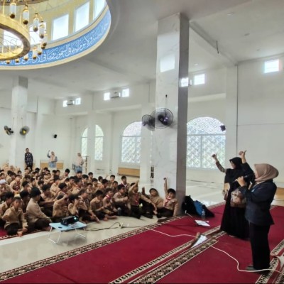 Untuk Menciptakan Madrasah Nyaman dan Menyenangkan Tanpa Perundungan, MIN 14 Al-Azhar Asy-Syarif Gelar Seminar Pendidikan Anti Bullying