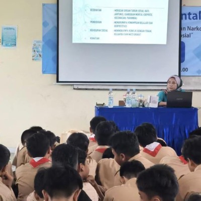 MTs Negeri 7 Jakarta Timur Menggelar Seminar Bahaya Anti Narkoba, Sex Education, Dan Internet Sehat