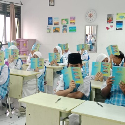 MTsN 19 Jakarta Selatan Melaksanakan Kegiatan Sosialisasi dan Penyerahan Jurnal 7 Kebiasaan Anak Indonesia Hebat