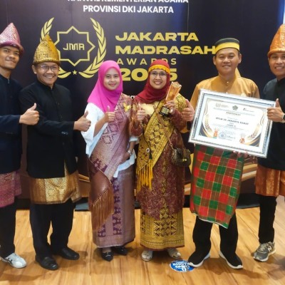 MTsN 36 Jakarta Barat Raih Juara III Prestasi GTK di JMA 2025