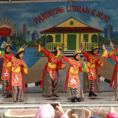 Puncak Galar karya MTs N 40 Merayakan Warisan Budaya dengan Keindahan Tradisi Betawi