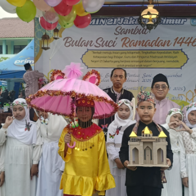 MIN 21 Gelar Pawai dan Pentas Seni Sambut Ramadan 1446 H