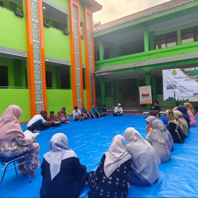 Khotmil Qur'an dan Buka Puasa Bersama GTK MTsN 19 Jakarta Berlangsung Khidmat