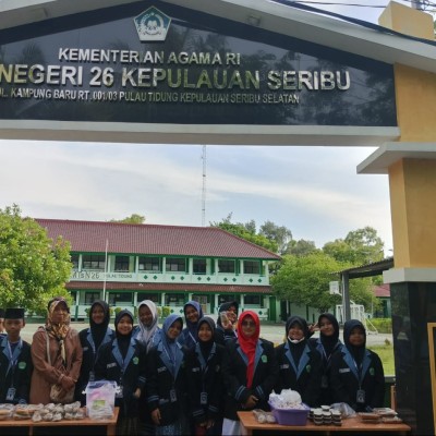 OSIS MTsN 26 Kepulauan Seribu Gelar Aksi Berbagi Takjil, Tebarkan Semangat Kepedulian di Bulan Ramadan