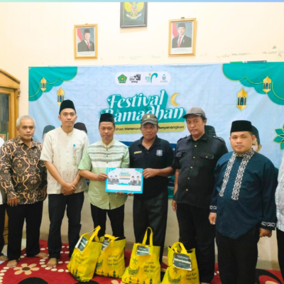 Kemenag Kepulauan Seribu dan Baznas Bazis Salurkan Bingkisan Ramadhan kepada Mustahik