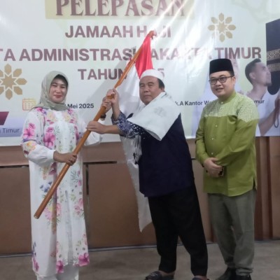 Plt. Walikota Jakarta Timur Melepas Jemaah Haji KBIHU Amiroh, Cakung Jakarta Timur