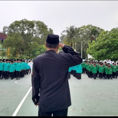 Langkah Bersama di Hari Pendidikan Nasional: Semangat dari Kepulauan Seribu
